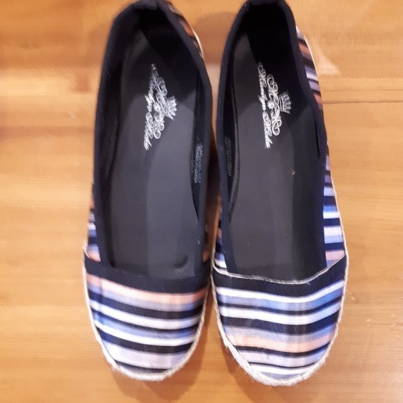 Marilyn Moda Ballet Flats - Size 7 - So Cute with Horizontal Striping - Picture 1 of 4
